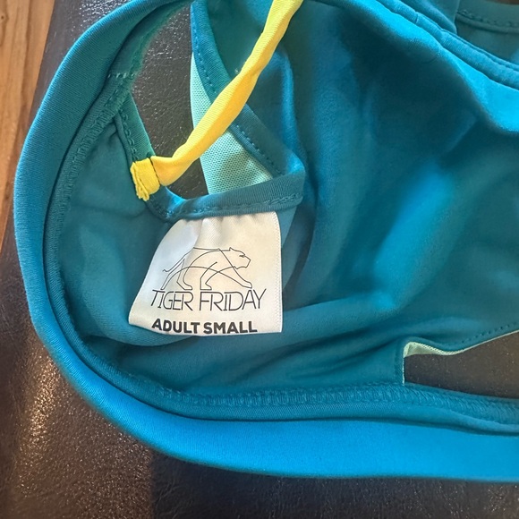 Adorable Tiger Friday Set!
Retro Flare Leggings & Golden Crop Top - Picture 8 of 8